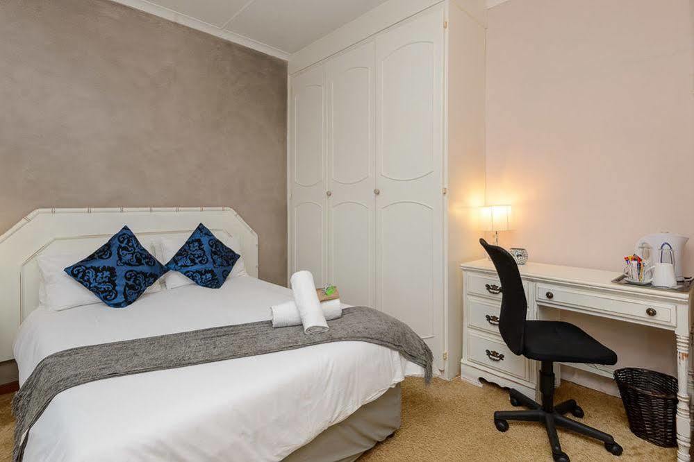 Zesty Guesthouse Port Edward Εξωτερικό φωτογραφία